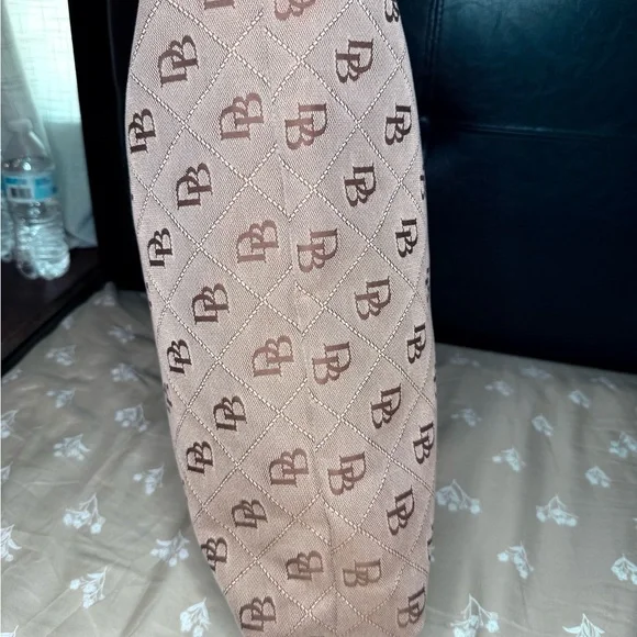 Dooney & Bourke - Large Brown& Tan Tote - EUC - Picture 6 of 16